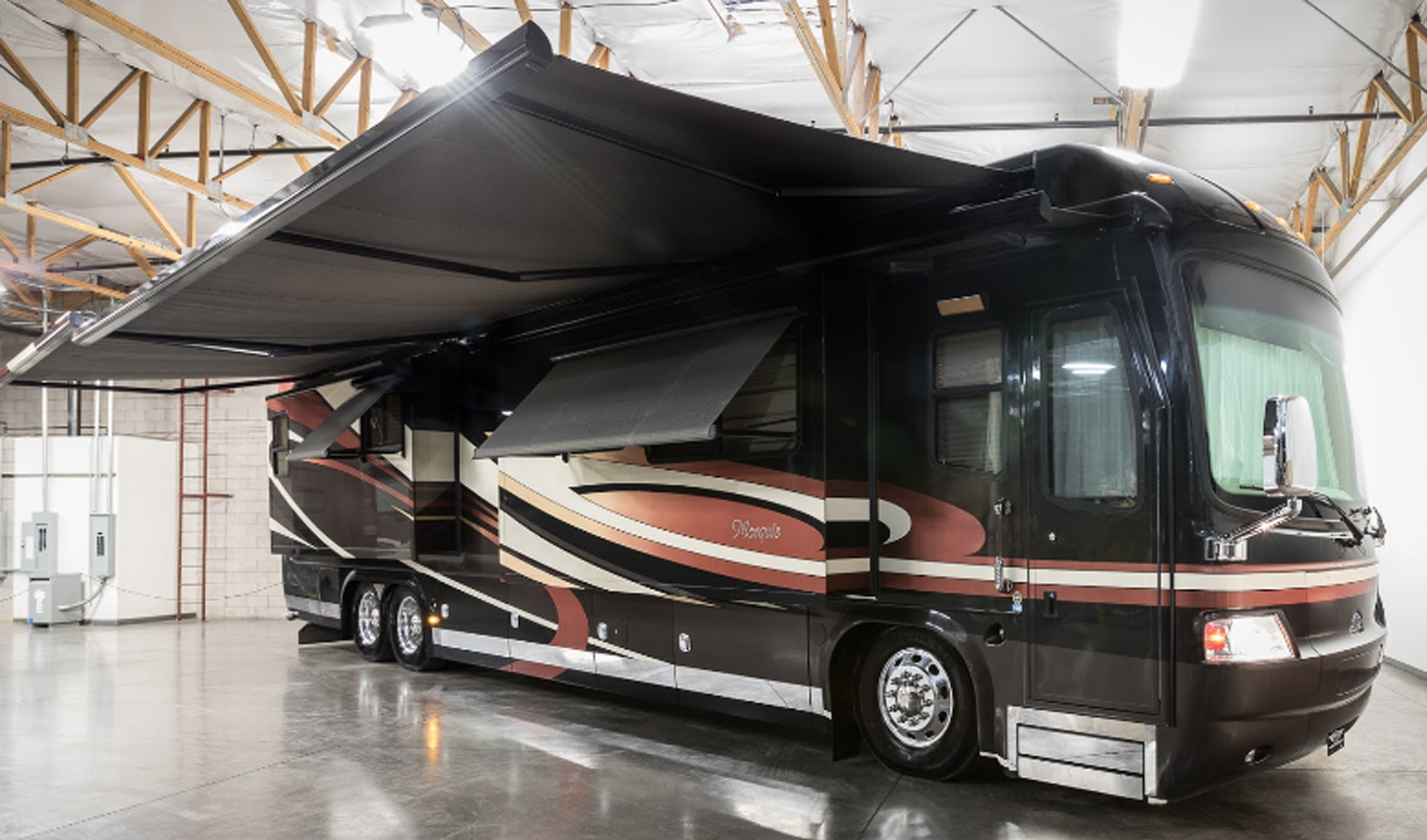 Beaver Marquis motorcoach